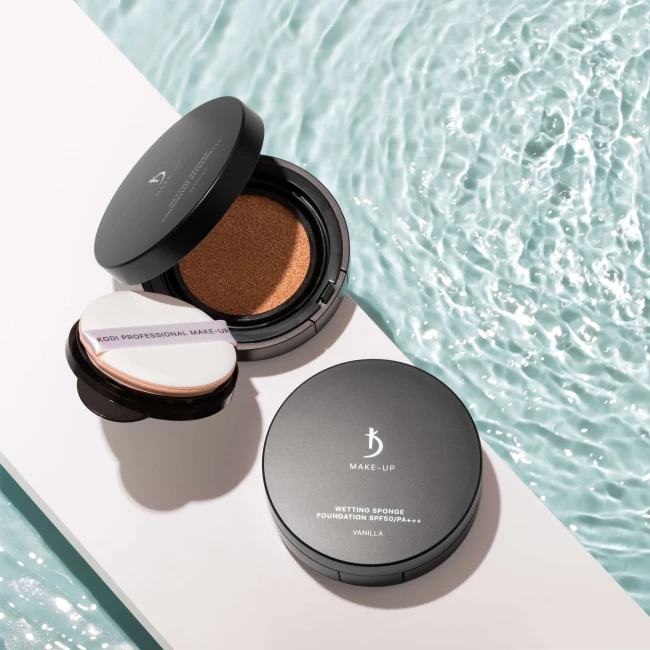 Wetting Sponge Foundation SPF50 / PA +++ Vanilla Kodi Professional Make-up, 15g Wetting Sponge Foundation SPF50 / PA +++ Vanilla Kodi Professional Make-up, 15g - Kodi Professional